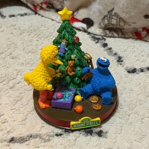 Sesame Street 2007 Lighted Christmas Tree Big Bird Cookie Monster Figurine Decor